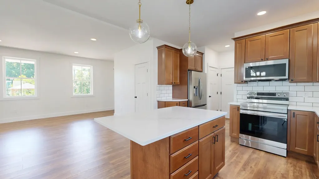 17 Magnolia Lane Gardiner ME 04345
