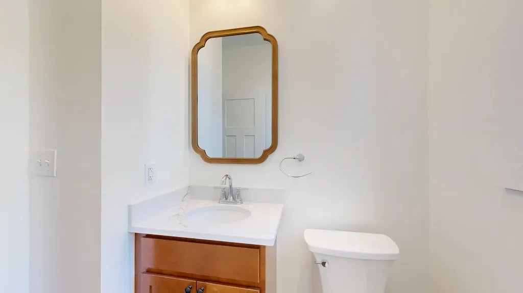 17 Magnolia Lane Gardiner ME 04345