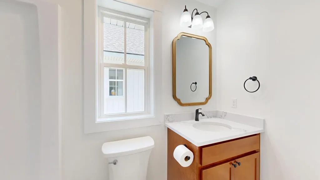 17 Magnolia Lane Gardiner ME 04345
