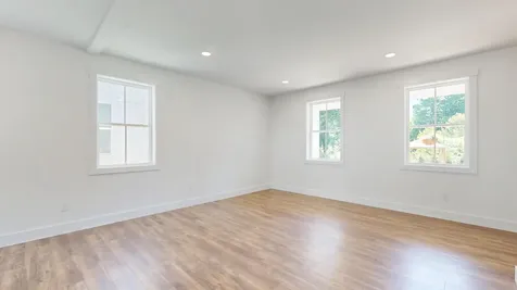 17 Magnolia Lane Gardiner ME 04345