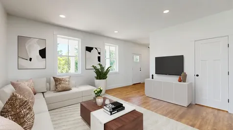 17 Magnolia Lane Gardiner ME 04345