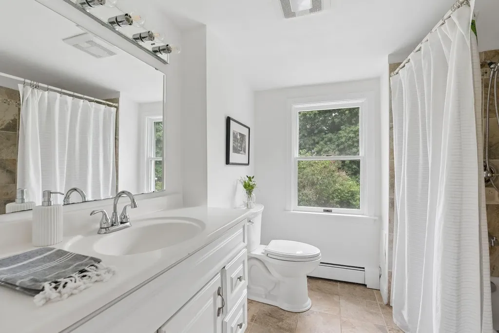 14 Fern Avenue Falmouth ME 04105