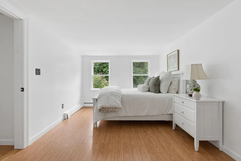 14 Fern Avenue Falmouth ME 04105