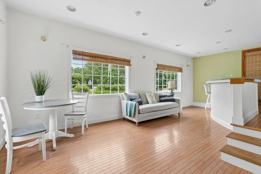 14 Fern Avenue Falmouth ME 04105