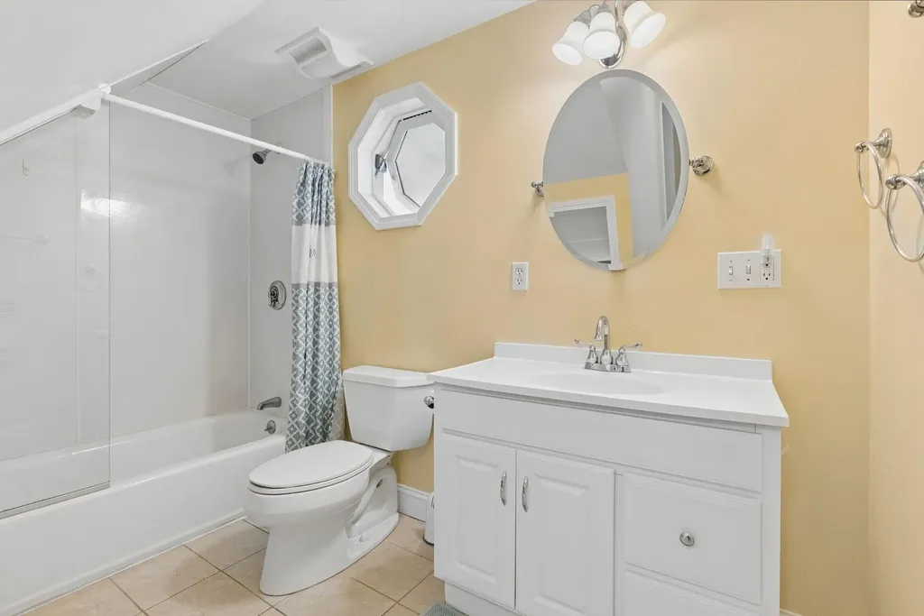 14 Fern Avenue Falmouth ME 04105