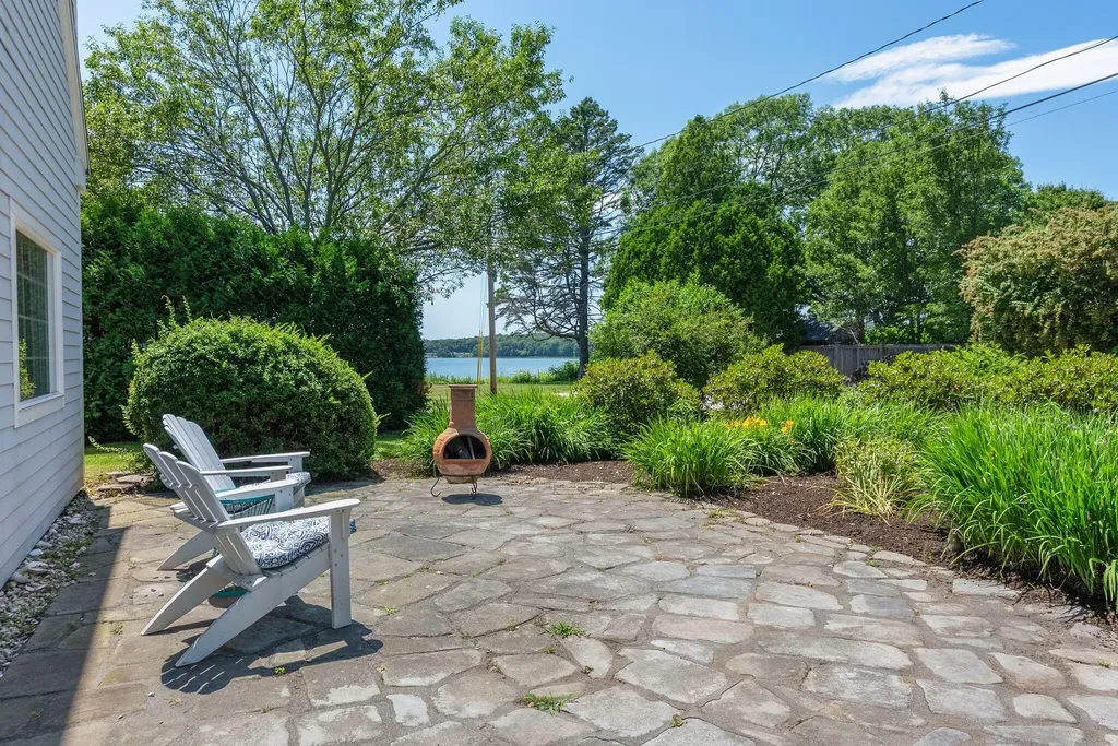 14 Fern Avenue Falmouth ME 04105