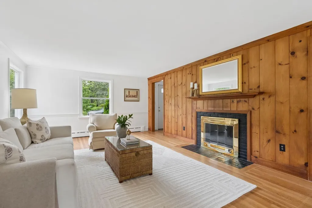 14 Fern Avenue Falmouth ME 04105