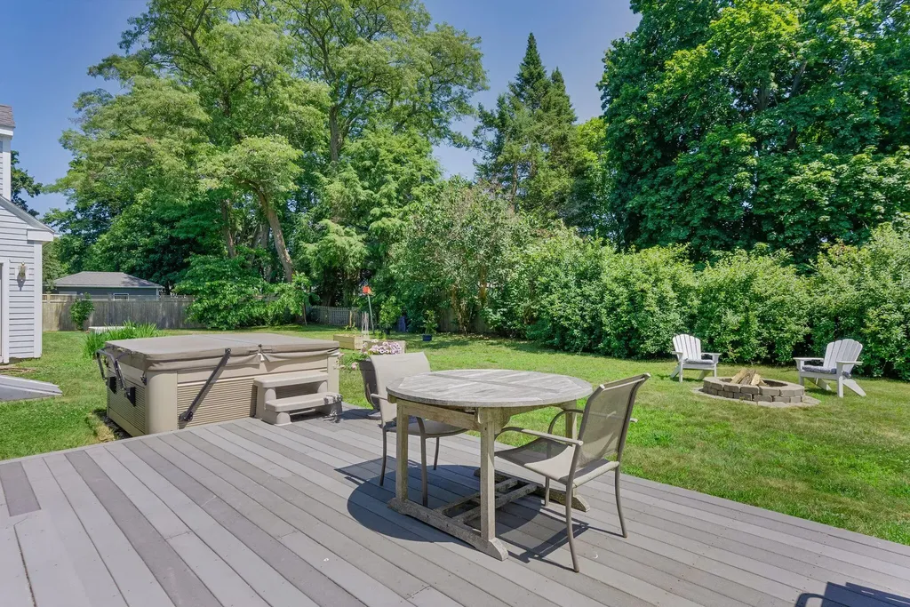 14 Fern Avenue Falmouth ME 04105