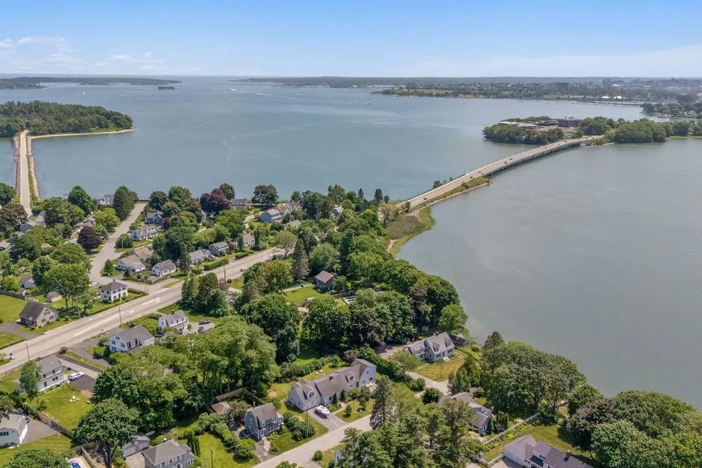 14 Fern Avenue Falmouth ME 04105