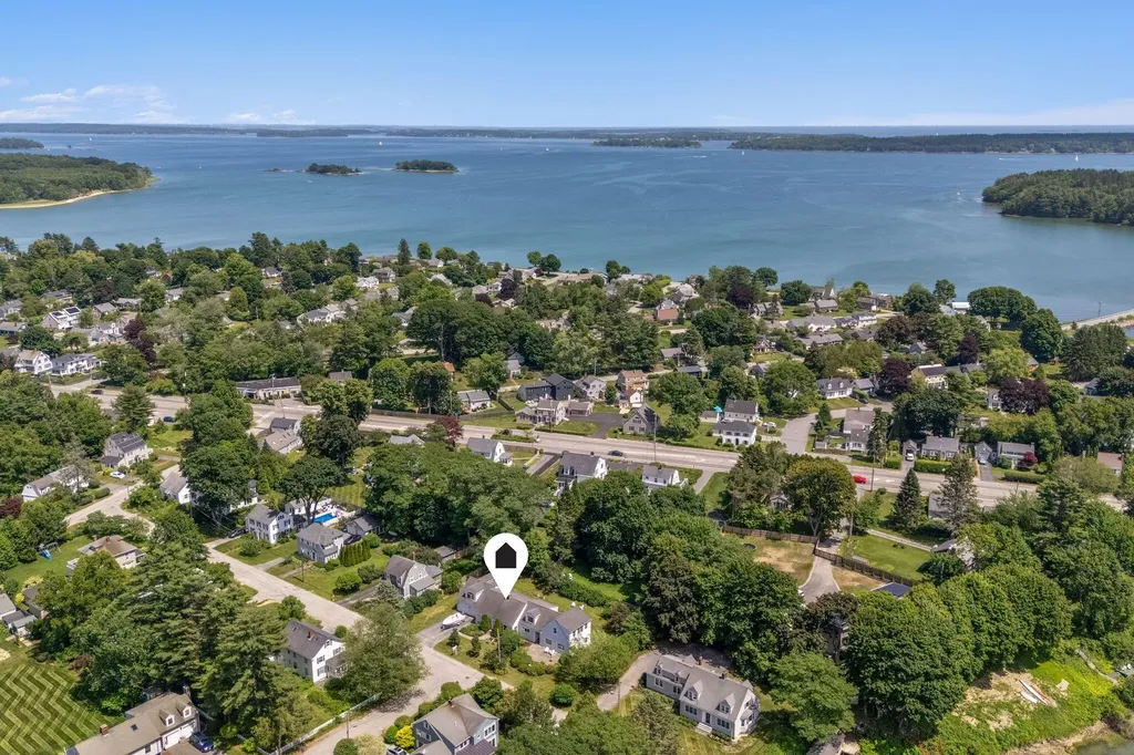 14 Fern Avenue Falmouth ME 04105