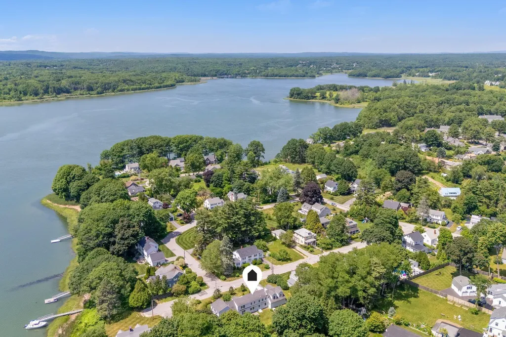 14 Fern Avenue Falmouth ME 04105