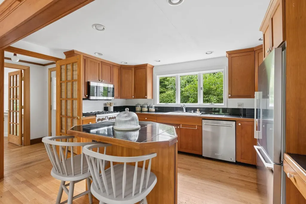 14 Fern Avenue Falmouth ME 04105