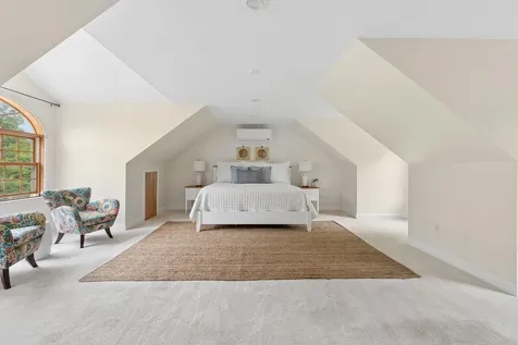 14 Fern Avenue Falmouth ME 04105