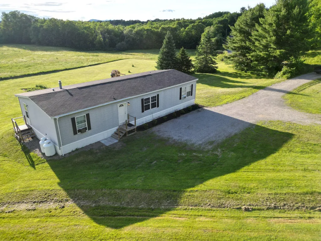 246 River Road Madison ME 04950