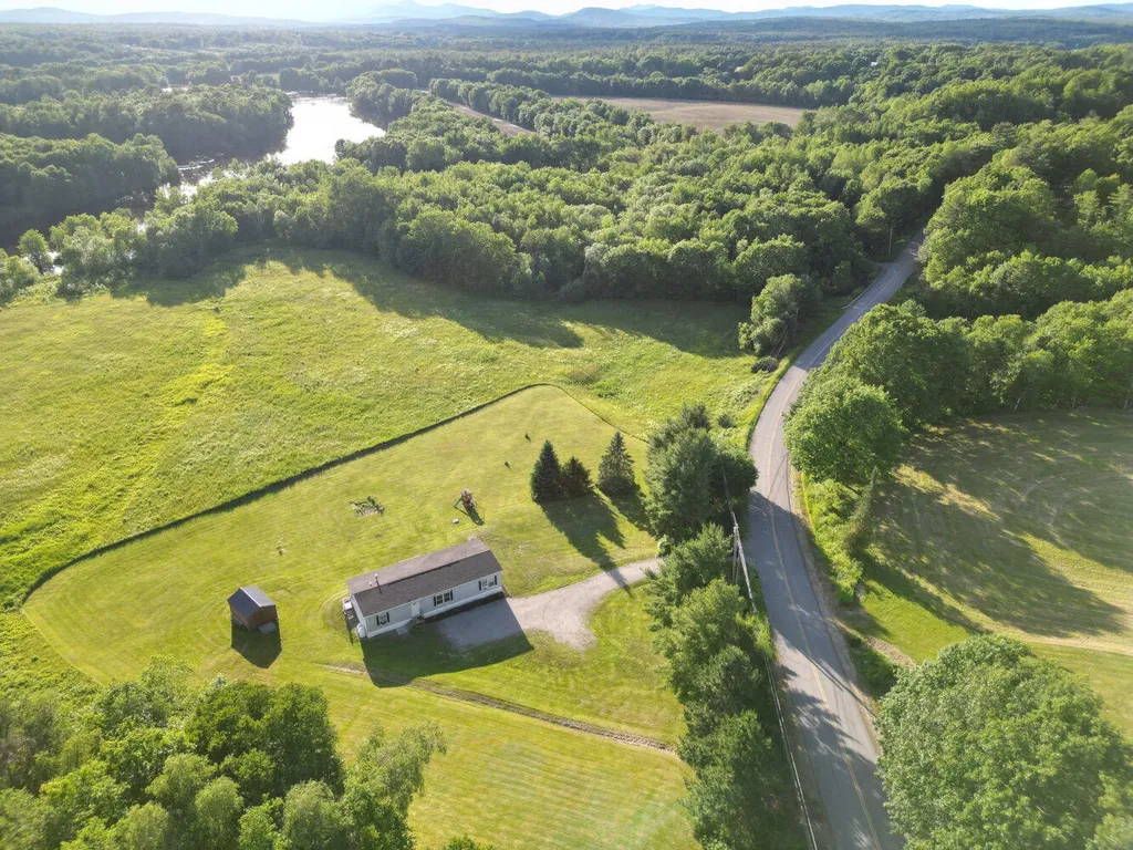246 River Road Madison ME 04950