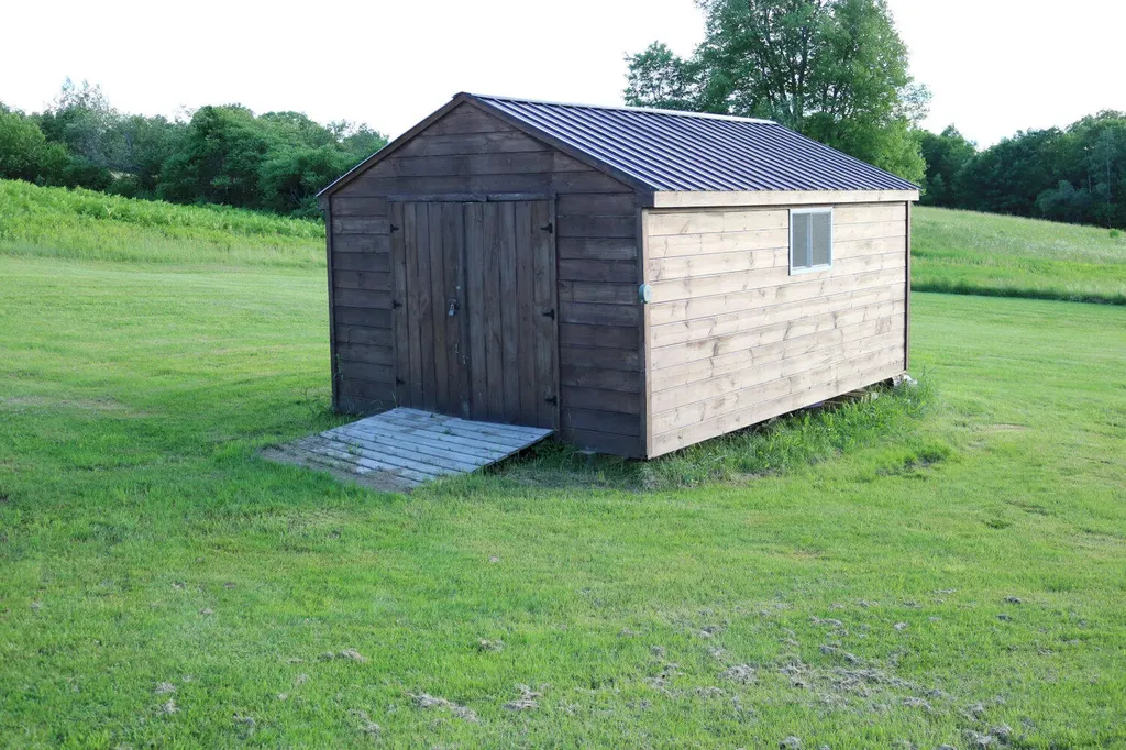 246 River Road Madison ME 04950