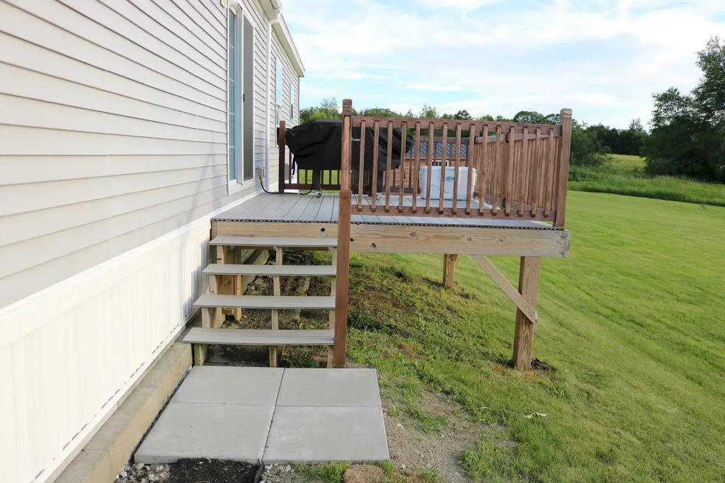 246 River Road Madison ME 04950