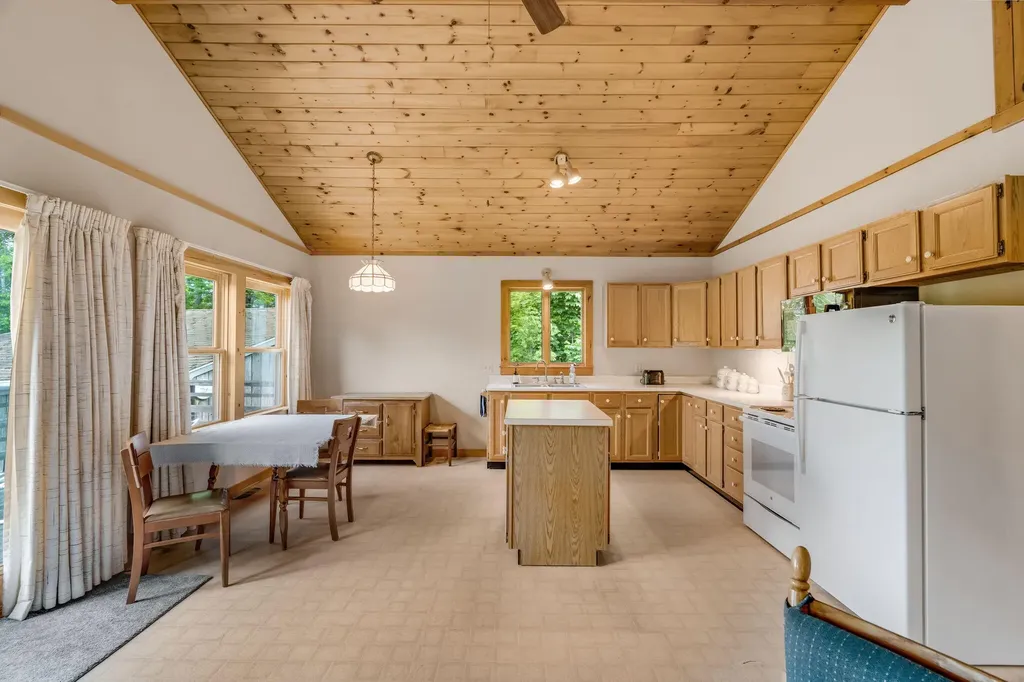 88 Gurney Street Rockport ME 04856