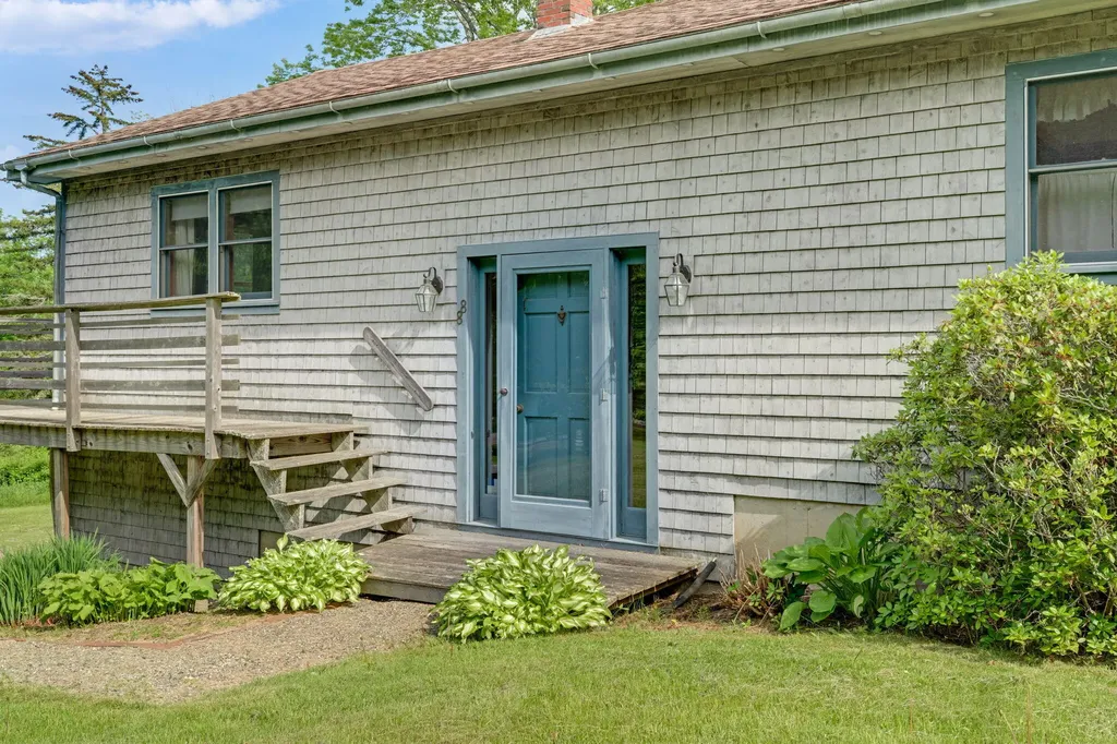 88 Gurney Street Rockport ME 04856