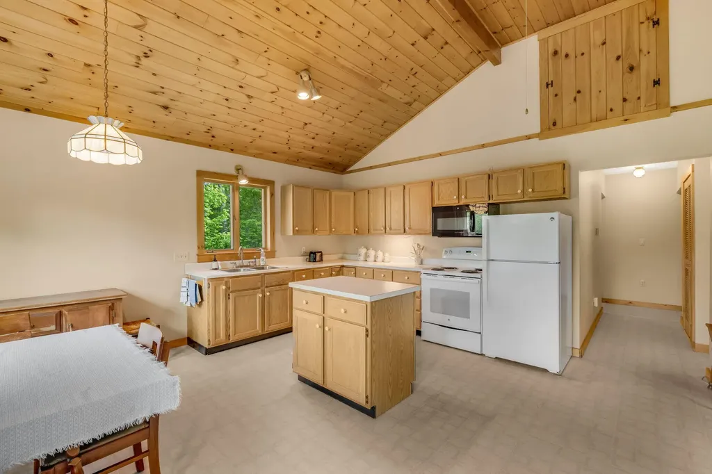 88 Gurney Street Rockport ME 04856