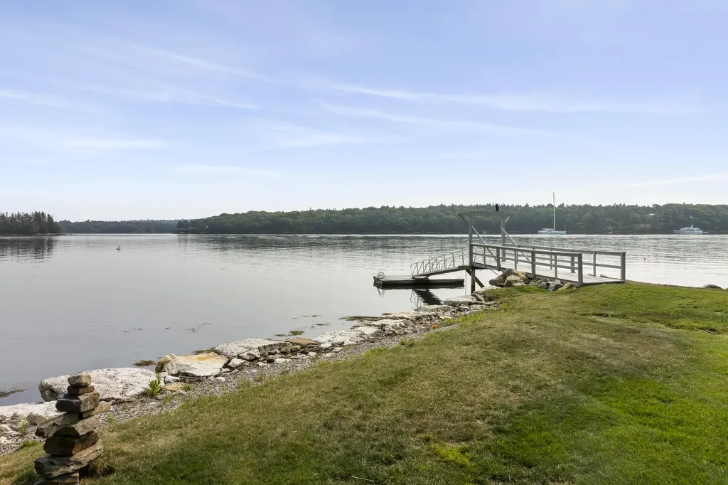 83 Western Ledge Road Boothbay ME 04537