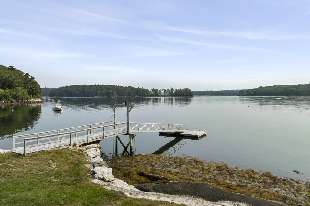 83 Western Ledge Road Boothbay ME 04537