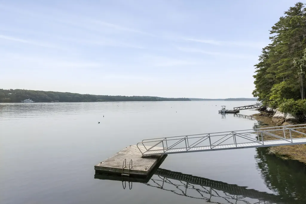 83 Western Ledge Road Boothbay ME 04537