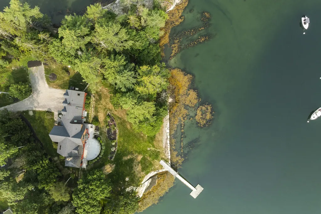 83 Western Ledge Road Boothbay ME 04537