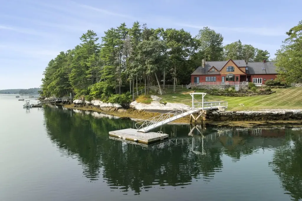 83 Western Ledge Road Boothbay ME 04537