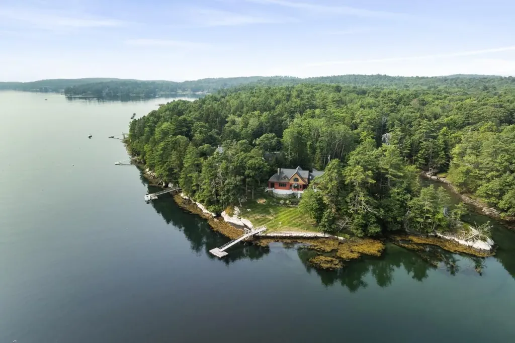 83 Western Ledge Road Boothbay ME 04537
