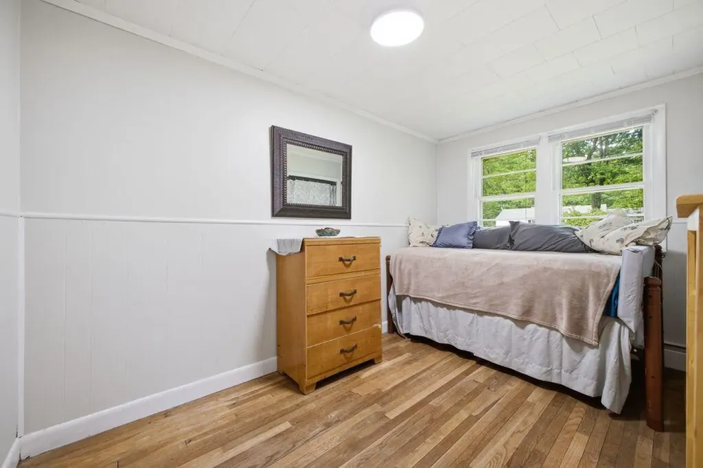 8 Terry Street Gorham ME 04038