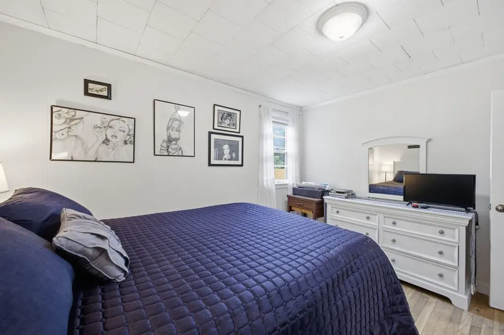8 Terry Street Gorham ME 04038