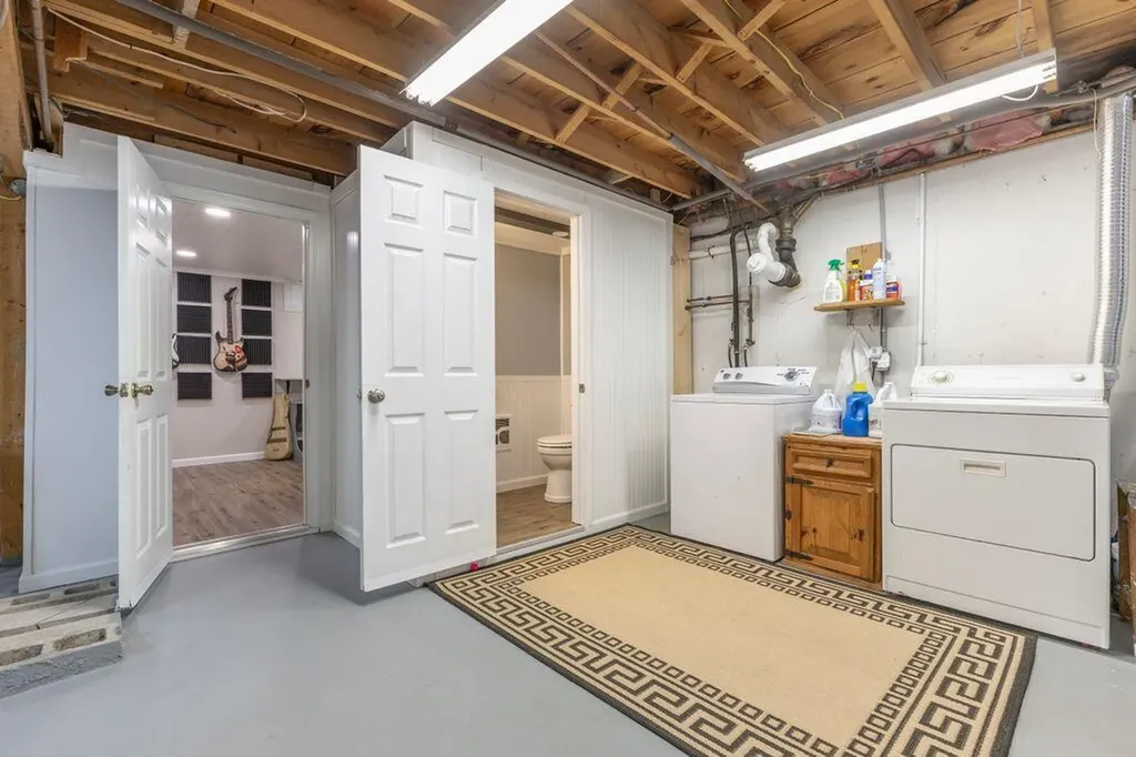 8 Terry Street Gorham ME 04038