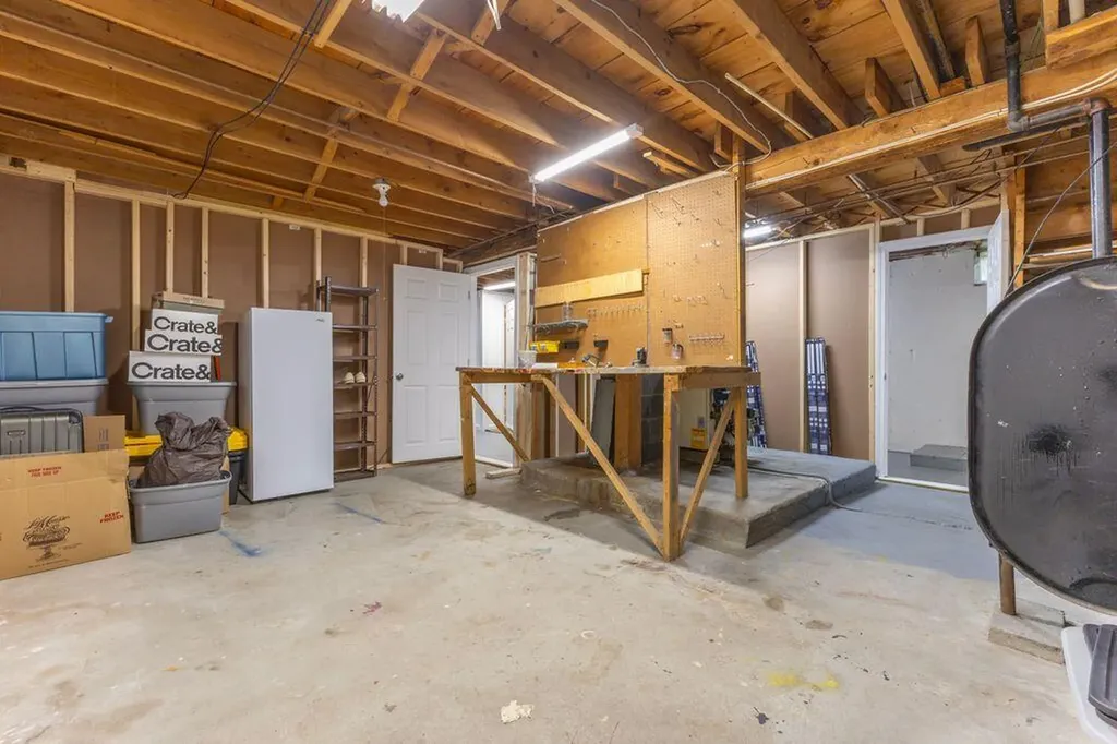 8 Terry Street Gorham ME 04038