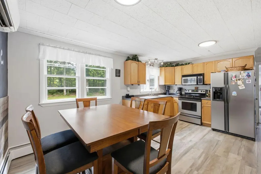 8 Terry Street Gorham ME 04038