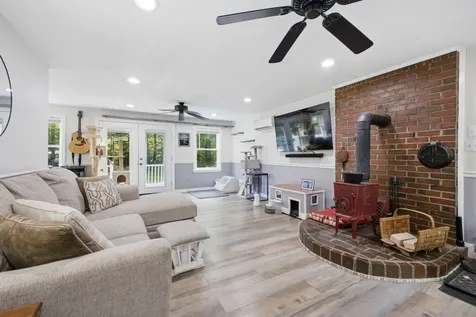 8 Terry Street Gorham ME 04038