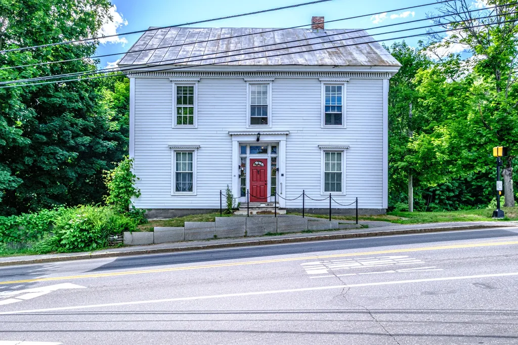 34 Main Street Topsham ME 04086