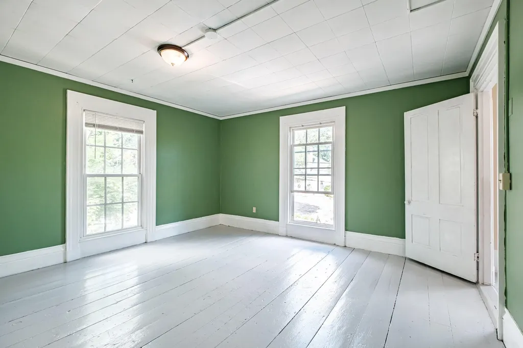 34 Main Street Topsham ME 04086