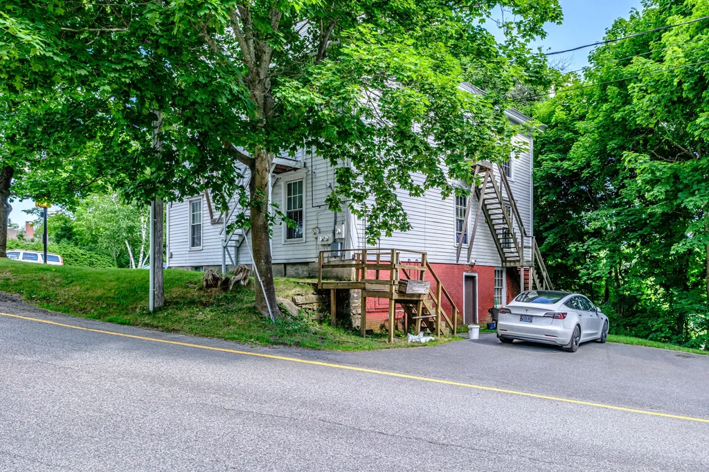 34 Main Street Topsham ME 04086