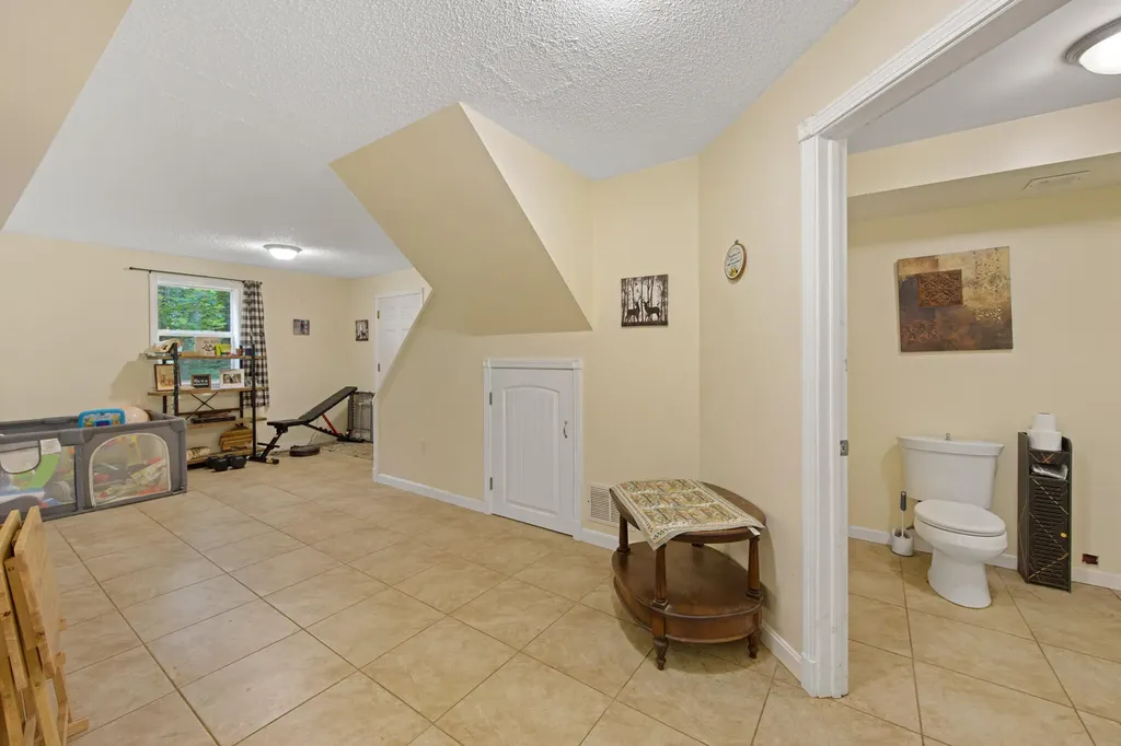 173 County Woods Road Newport ME 04953