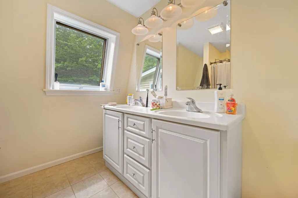 173 County Woods Road Newport ME 04953