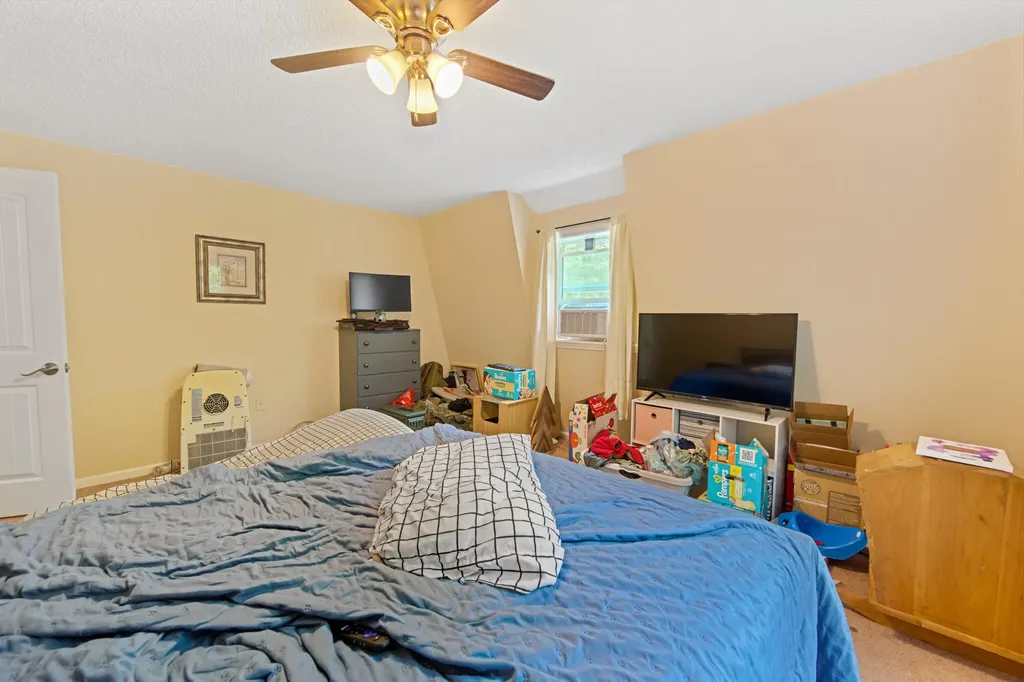 173 County Woods Road Newport ME 04953