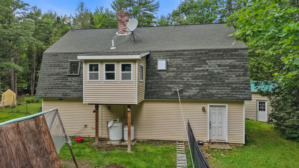 173 County Woods Road Newport ME 04953