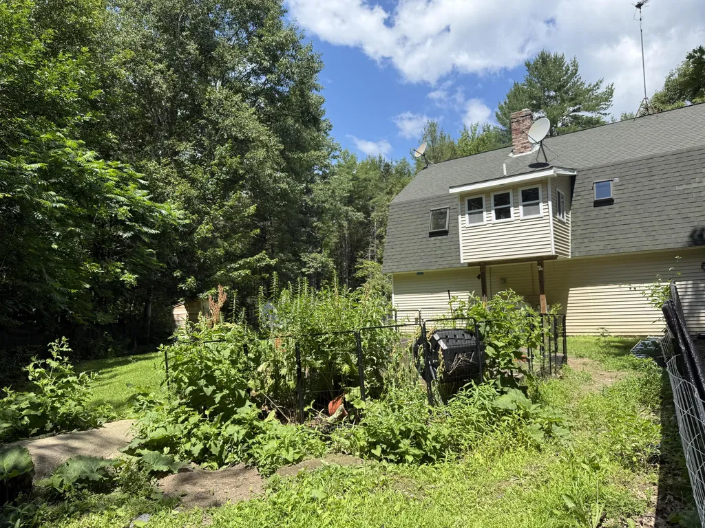 173 County Woods Road Newport ME 04953