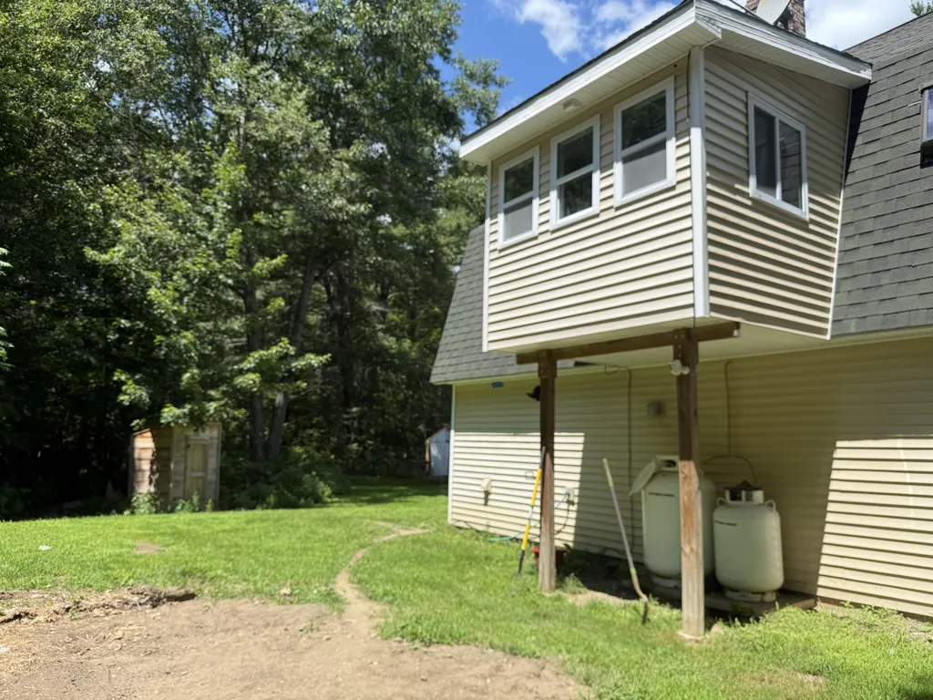 173 County Woods Road Newport ME 04953