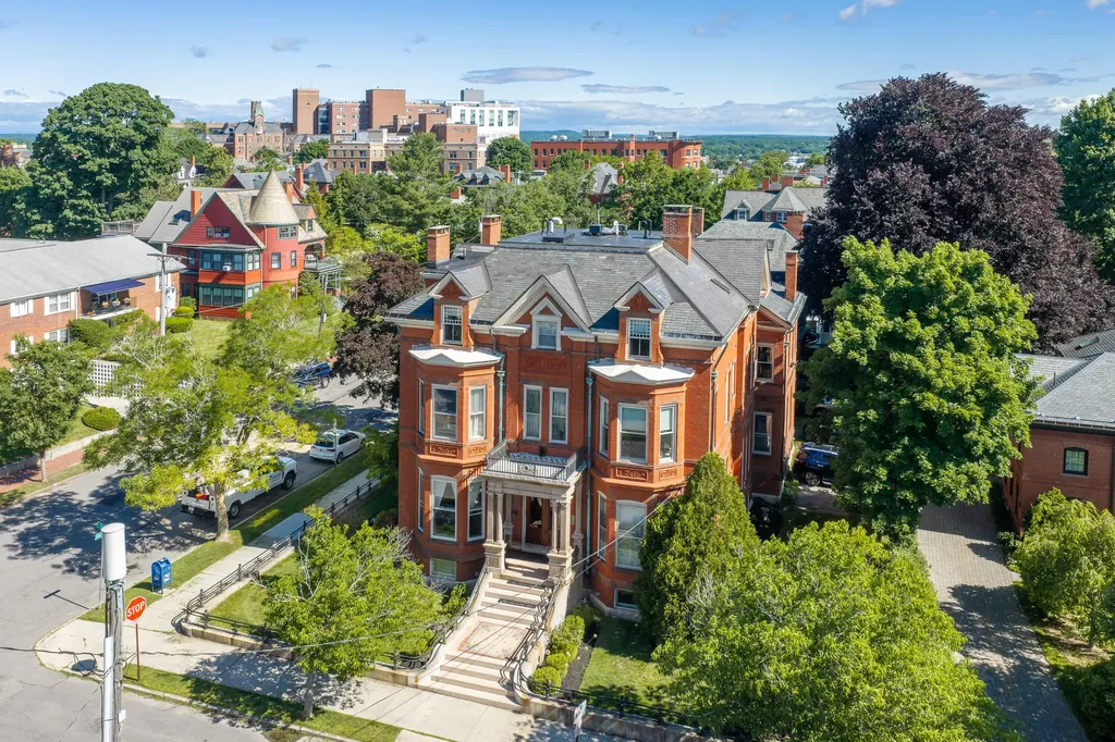161 Pine Street Portland ME 04102