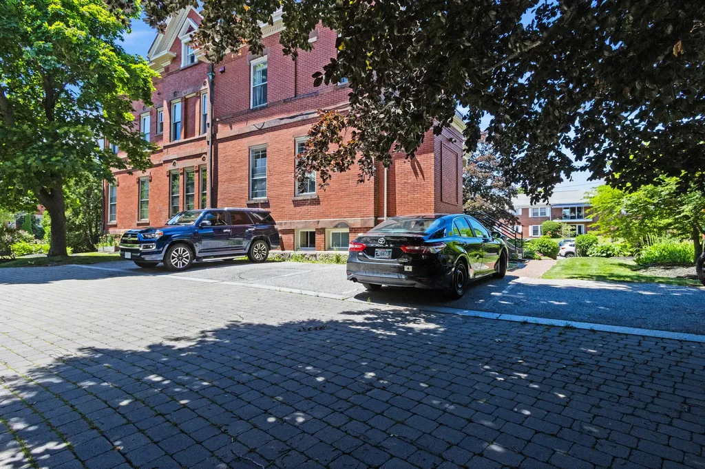 161 Pine Street Portland ME 04102