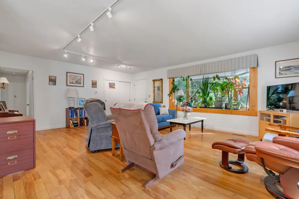 46 Intrepid Street Brunswick ME 04011