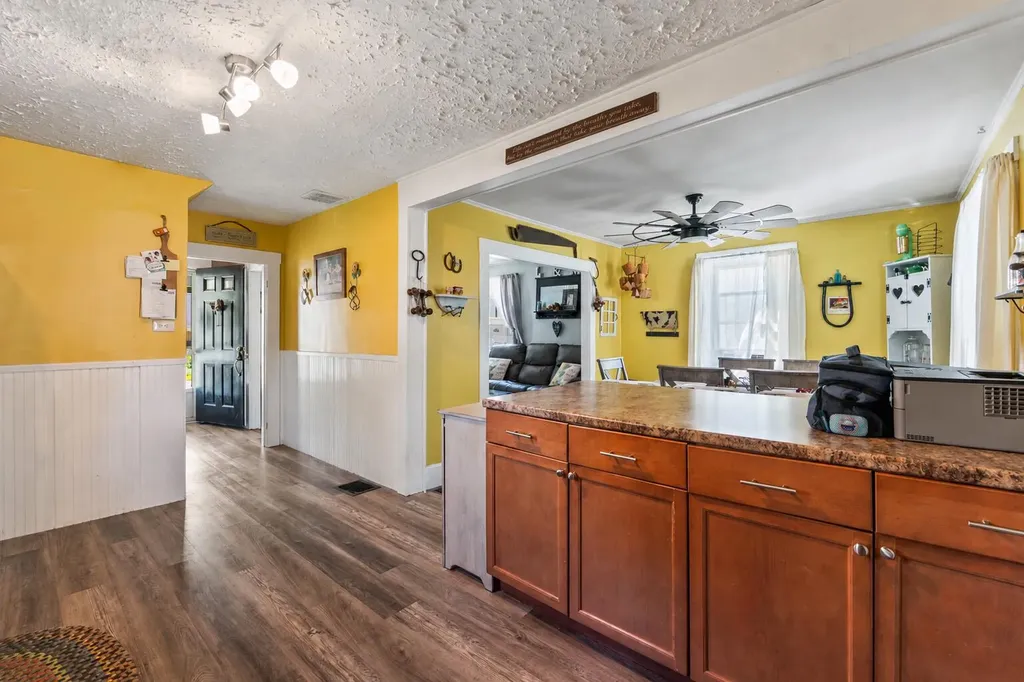 16 Essex Street Sanford ME 04073