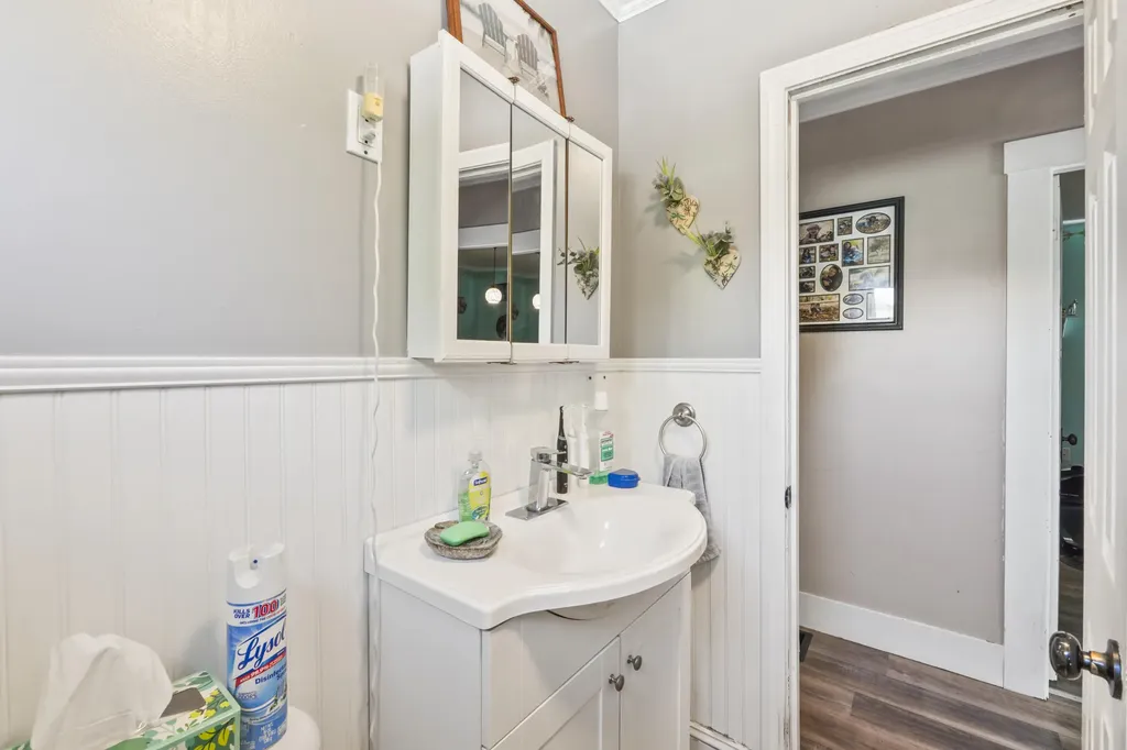 16 Essex Street Sanford ME 04073